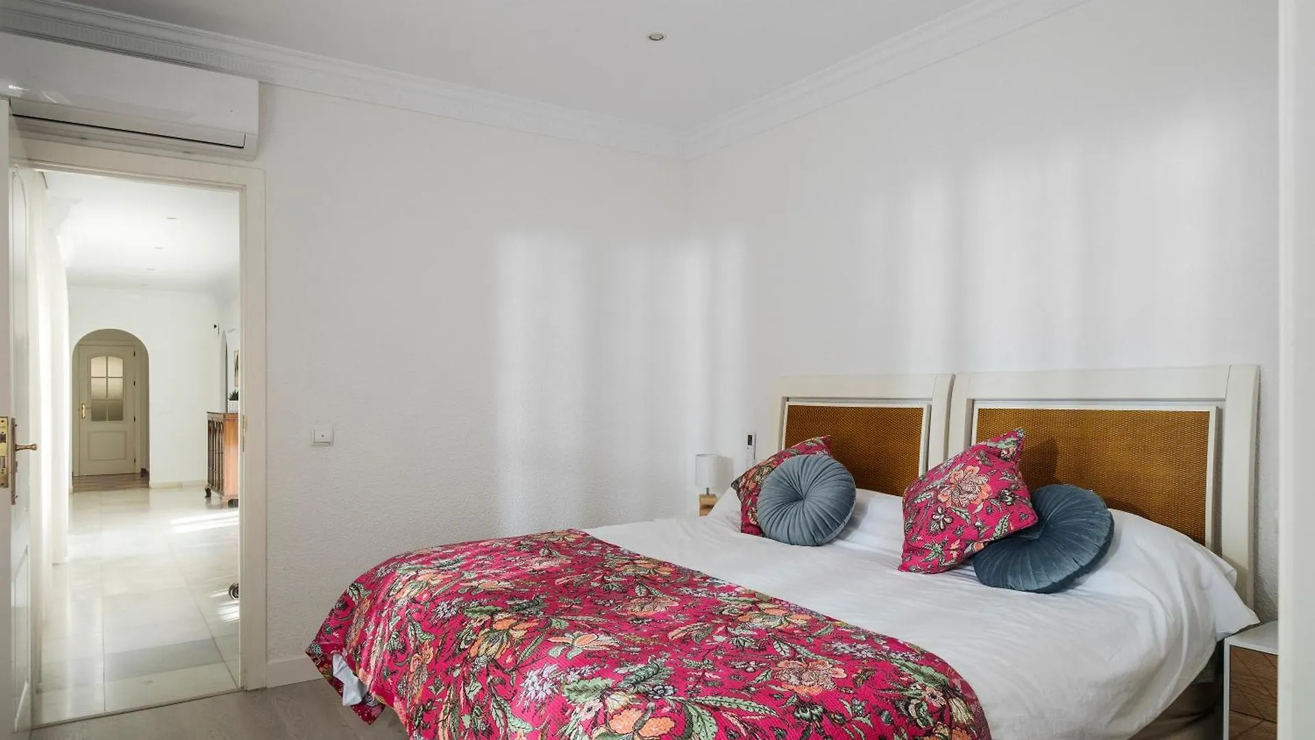 Villa La Dorada El Faro Holiday home
